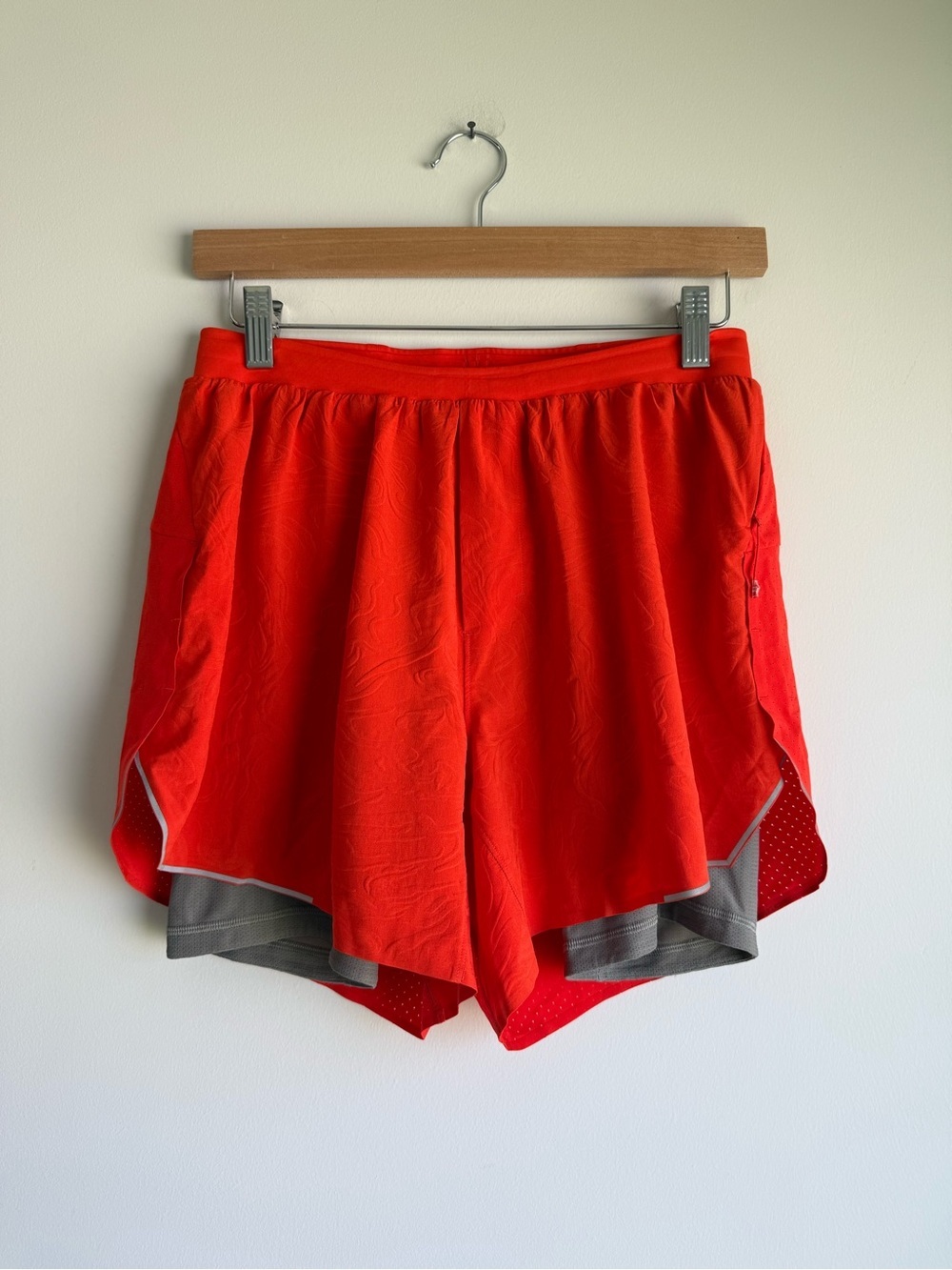 Lululemon Men’s Orange 2-in-1 Running Shorts Compression Liner Small